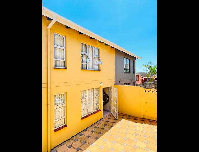3 BEDROOM DUPLEX FOR SALE IN NEWLANDS WEST